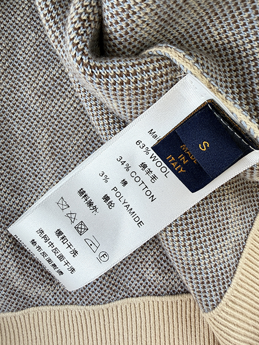 ルイヴィトンスーパーコピー レタージャカードパーカー