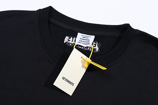 ヴェトモン VETEMENTS チームプリントクルーネックスウェットシャツ
