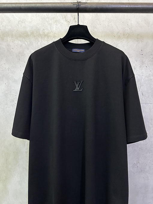 ルイヴィトン LOUIS VUITTON フロントとバックに新しいロゴがった厚のクルーネック半袖Tシャツ