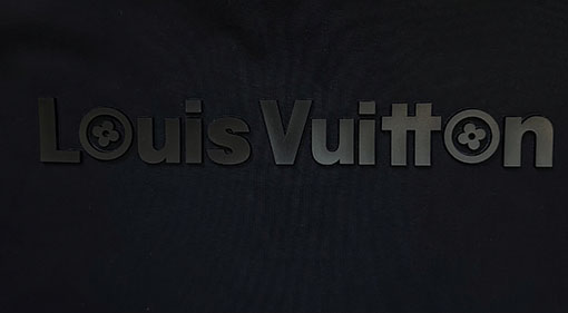ルイヴィトン LOUIS VUITTON フロントとバックに新しいロゴがった厚のクルーネック半袖Tシャツ