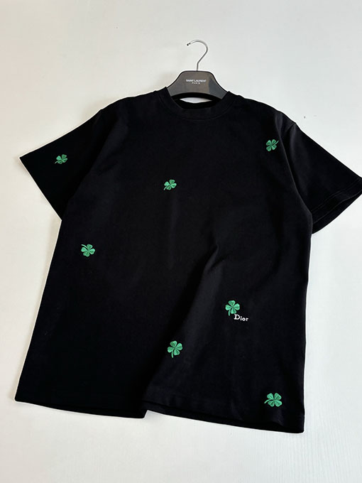 ディオール 四つ葉のクローバー刺繍半袖Tシャツ