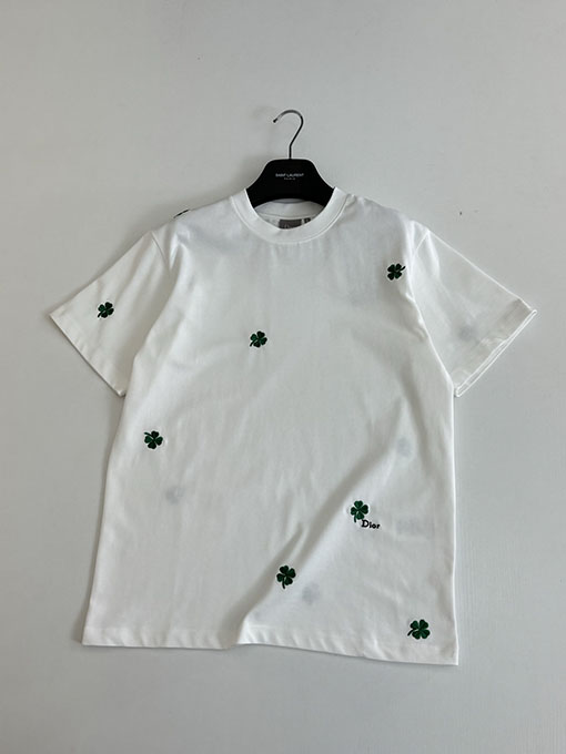 ディオール 四つ葉のクローバー刺繍半袖Tシャツ
