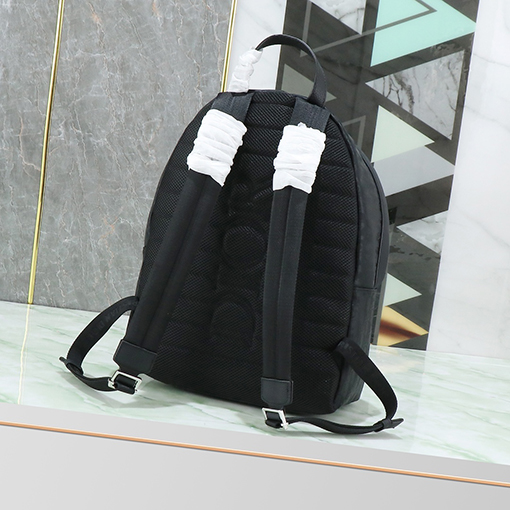 ディオールスーパーコピー Oblique シンプルなシルエットのジャカードプリントバックパック