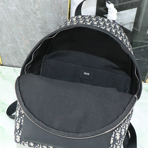 ディオールスーパーコピー Oblique シンプルなシルエットのジャカードプリントバックパック