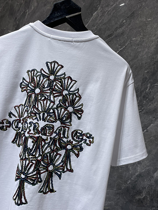 クロムハーツコピー 重なり合うカラフルな十字架サンスクリット刺繍半袖Tシャツ