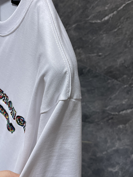 クロムハーツコピー 重なり合うカラフルな十字架サンスクリット刺繍半袖Tシャツ