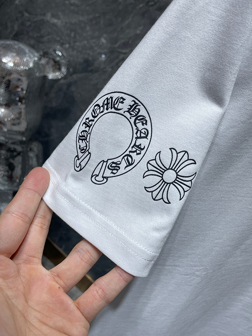 クロムハーツ クラシックなスクロールレターのカラフルなクロスフローラル半袖Tシャツ