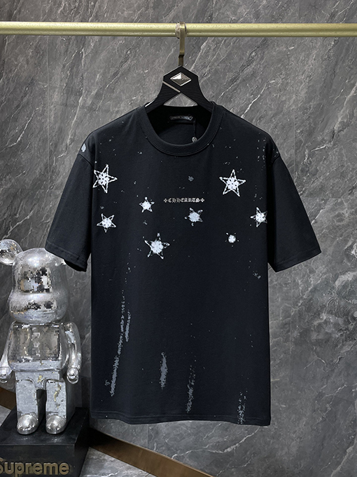 クロムハーツ クラシックなスノーフレーク五芒星の横きサンスクリット文字の彫刻がされた半袖Tシャツ