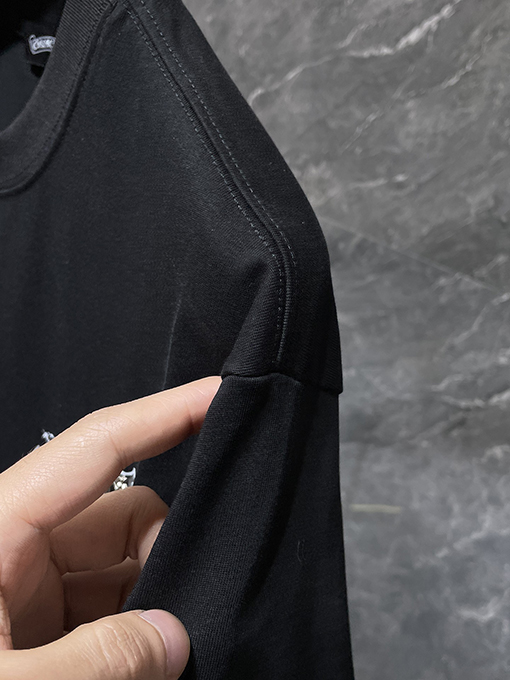 クロムハーツスーパーコピー 重なりう鉄十字サンスクリット半袖Tシャツ