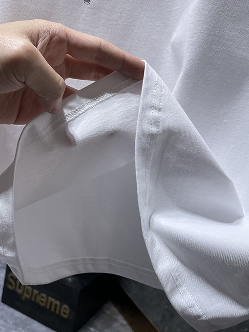 クロムハーツスーパーコピー 重なりう鉄十字サンスクリット半袖Tシャツ