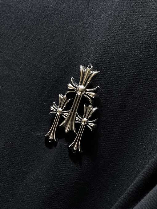 クロムハーツ サンスクリットのハンドメイドクロスボタンフォームコーティング半袖Tシャツ