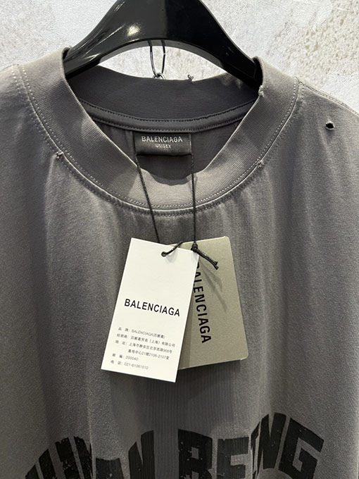 バレンシアガ human being プリント文字のダメージをしたイレギュラーヘムのシリーズ半袖Tシャツ