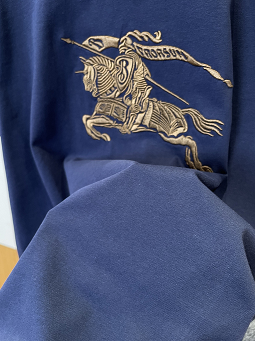 バーバリースーパーコピー レターウォーホース刺繍クルーネック半袖Tシャツ