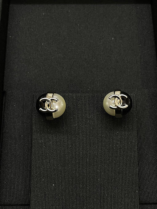 シャネル 新しい白黒球形カラーブロックイヤリング