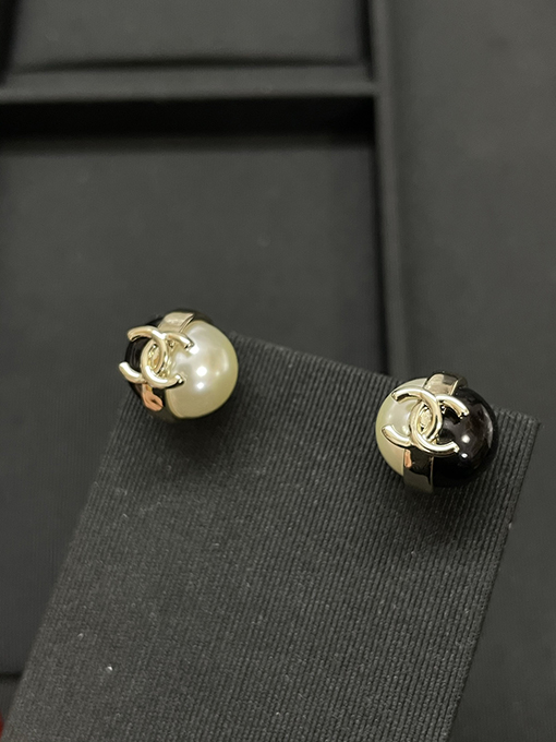 シャネル 新しい白黒球形カラーブロックイヤリング