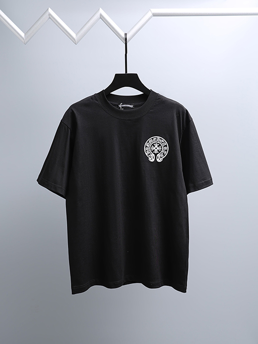 クロムハーツ 前面と背面に重なりう刺繍パッチが付いた半袖Tシャツ