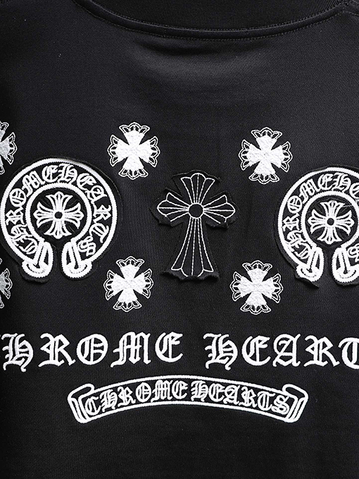 クロムハーツ 前面と背面に重なりう刺繍パッチが付いた半袖Tシャツ