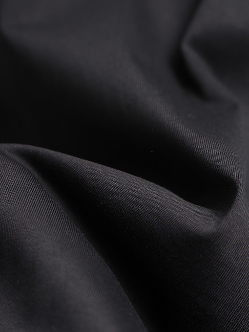 クロムハーツ 前面と背面に重なりう刺繍パッチが付いた半袖Tシャツ