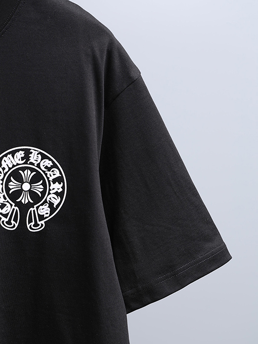 クロムハーツ フロントとバックパネルにフロックバックプリントの半袖Tシャツ