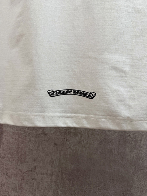 クロムハーツ クラシックなサンスクリットの半袖Tシャツ