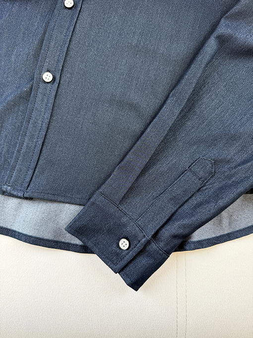 ルイヴィトン 後ろ襟にレザートリムをした長袖シャツ