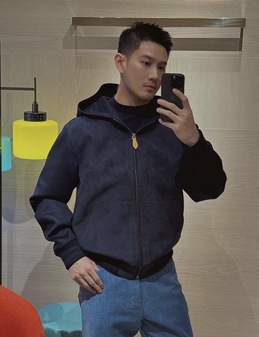 ルイヴィトンスーパーコピー フード付きジップアップジャケット