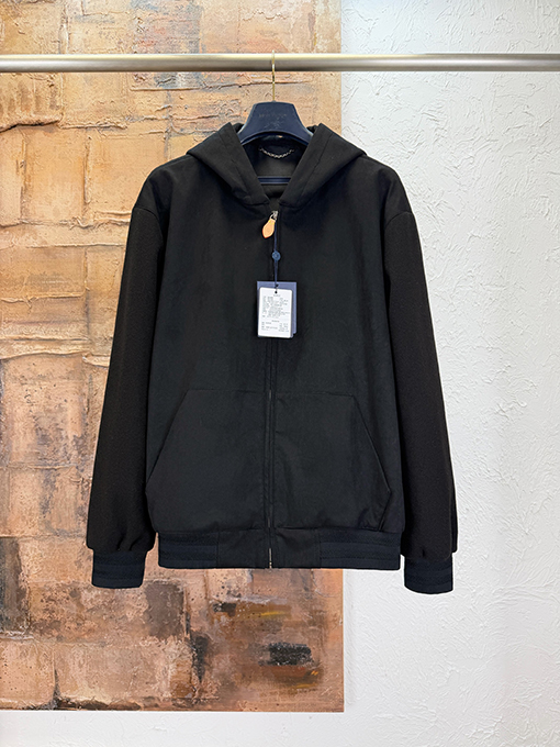 ルイヴィトンスーパーコピー フード付きジップアップジャケット