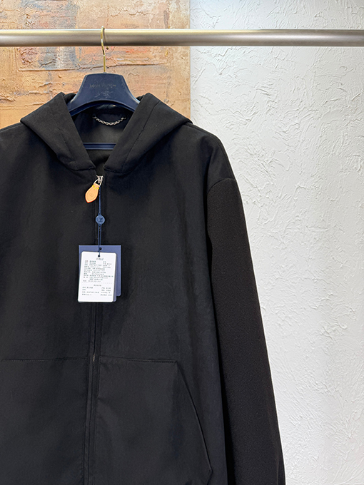 ルイヴィトンスーパーコピー フード付きジップアップジャケット