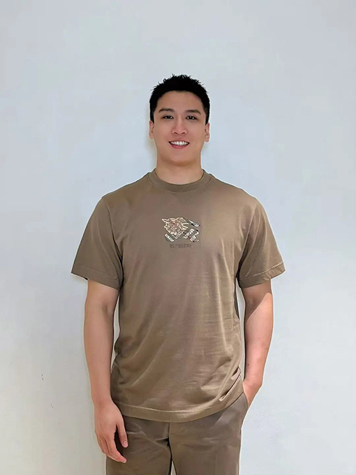 バーバリーコピー BURBERRY 新モデルチェック柄の軍馬アップリケクルーネック半袖Tシャツ