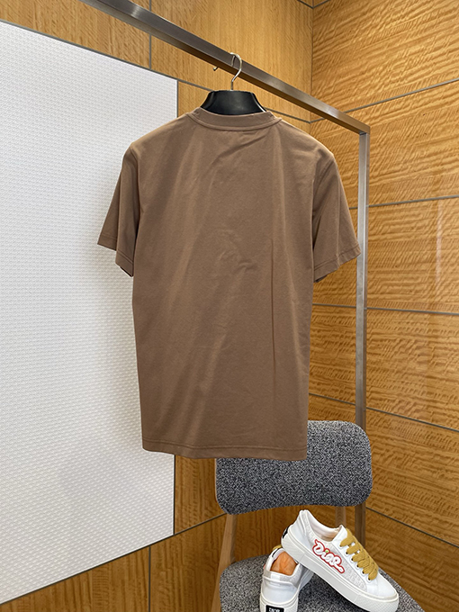 バーバリーコピー BURBERRY 新モデルチェック柄の軍馬アップリケクルーネック半袖Tシャツ