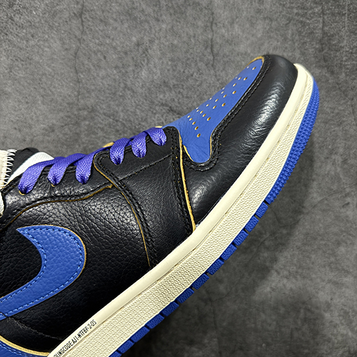 ナイキ 藤原ヒロシ氏による三者コラボレーション4色パッチワークのグレー稲妻ホワイトブルーブラックのシューズ