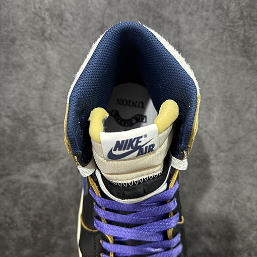 ナイキ 藤原ヒロシ氏による三者コラボレーション4色パッチワークのグレー稲妻ホワイトブルーブラックのシューズ