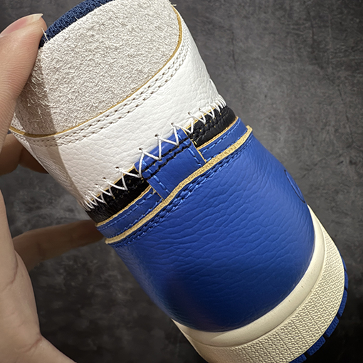 ナイキ 藤原ヒロシ氏による三者コラボレーション4色パッチワークのグレー稲妻ホワイトブルーブラックのシューズ