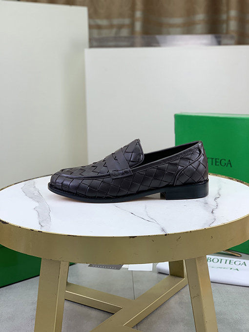ボッテガヴェネタコピー 高品質な本革ビジネスシューズ