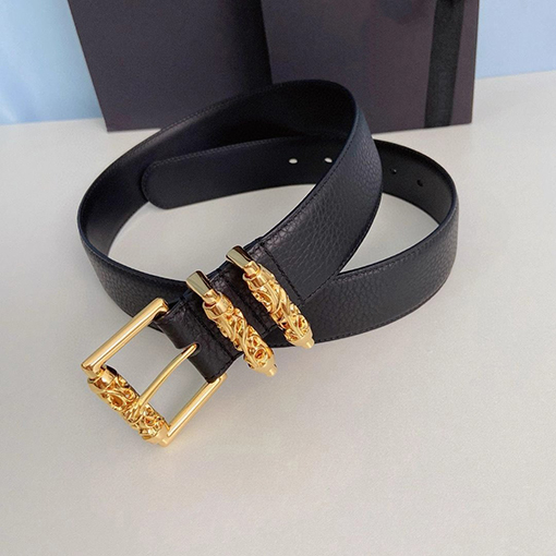 クロムハーツ クラシックなクロススタッズベルト