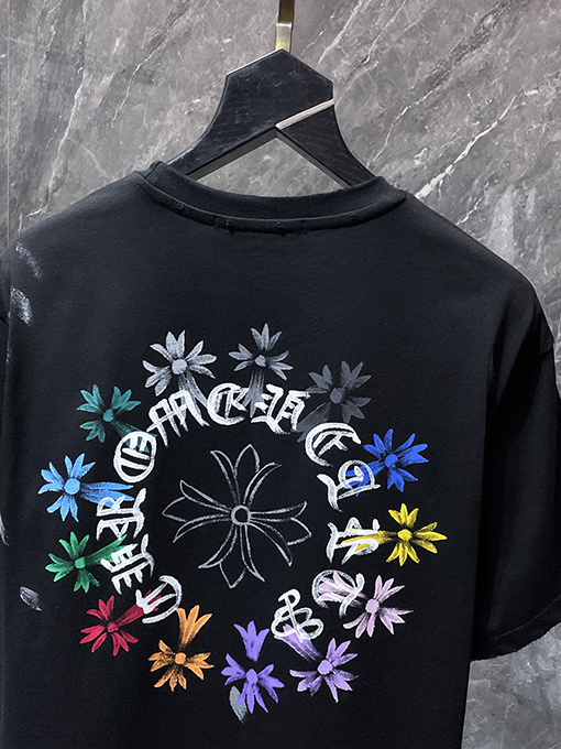 クロムハーツ 馬蹄柄のサンスクリットクロスウォッシュとダメージをした半袖Tシャツ