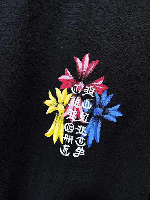 クロムハーツ 馬蹄柄のサンスクリットクロスウォッシュとダメージをした半袖Tシャツ