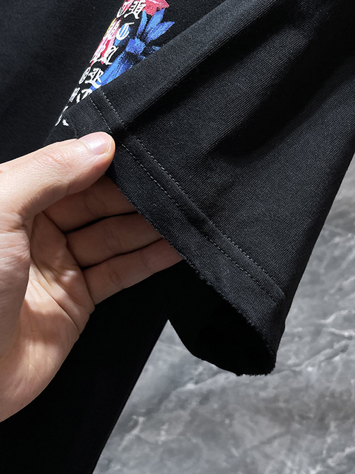 クロムハーツ 馬蹄柄のサンスクリットクロスウォッシュとダメージをした半袖Tシャツ