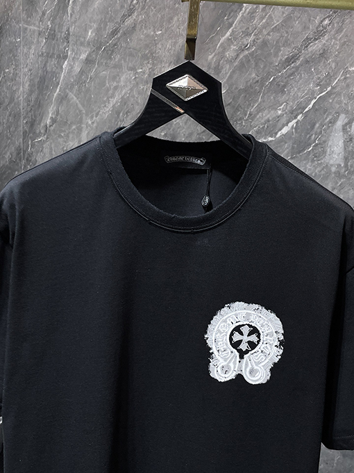 クロムハーツ 馬蹄型のウォッシュとダメージをした半袖Tシャツ