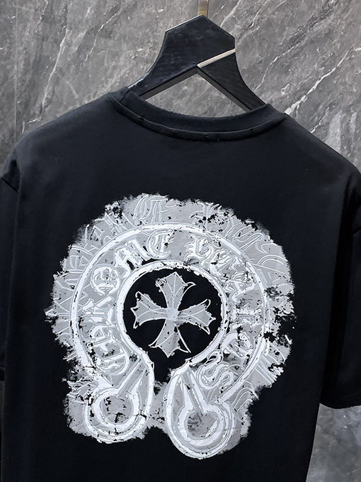 クロムハーツ 馬蹄型のウォッシュとダメージをした半袖Tシャツ