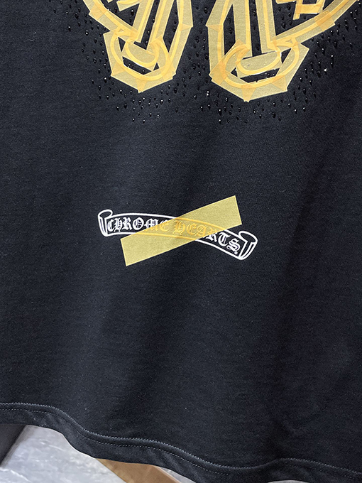 クロムハーツコピー 馬蹄手描きサンスクリットヘビーラインストーン半袖Tシャツ