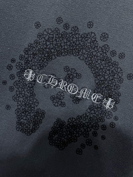 クロムハーツ 馬蹄とサンスクリット十字の刺繍が手描きされた半袖Tシャツ