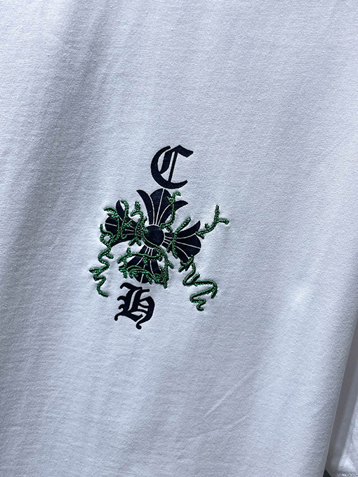 クロムハーツ グラフィティサンスクリットい古しの馬蹄刺繍半袖Tシャツ