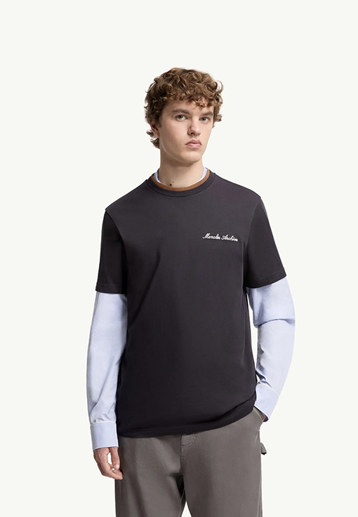 モンクレール Moncler ネックラインに刺繍ロゴが入ったカラーブロックの半袖Tシャツ