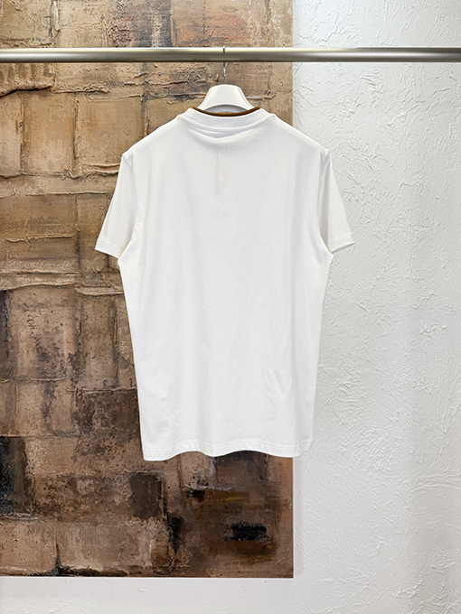 モンクレール Moncler ネックラインに刺繍ロゴが入ったカラーブロックの半袖Tシャツ