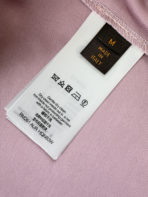 ルイヴィトンスーパーコピー レザーロゴ半袖Tシャツ