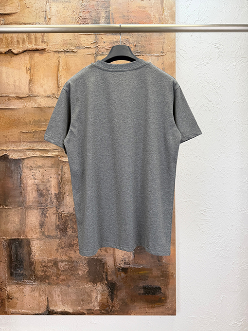 ルイヴィトン 新モデルレザーロゴ半袖Tシャツ