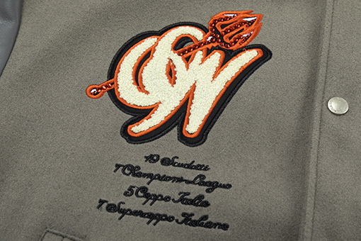 オフホワイト off white コラボレーション ヘビー刺繍 ラインストーン ベースボールジャケット