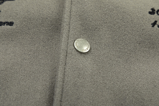 オフホワイト off white コラボレーション ヘビー刺繍 ラインストーン ベースボールジャケット