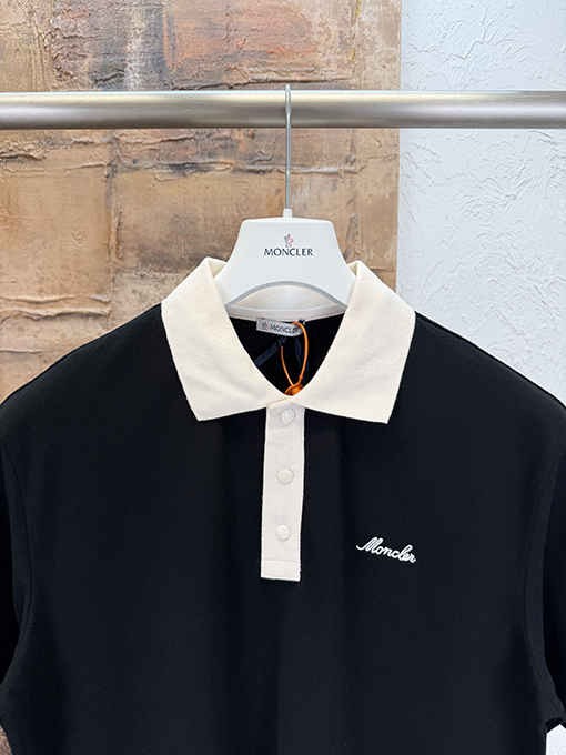 モンクレール Moncler 刺繍入り半袖ポロシャツ